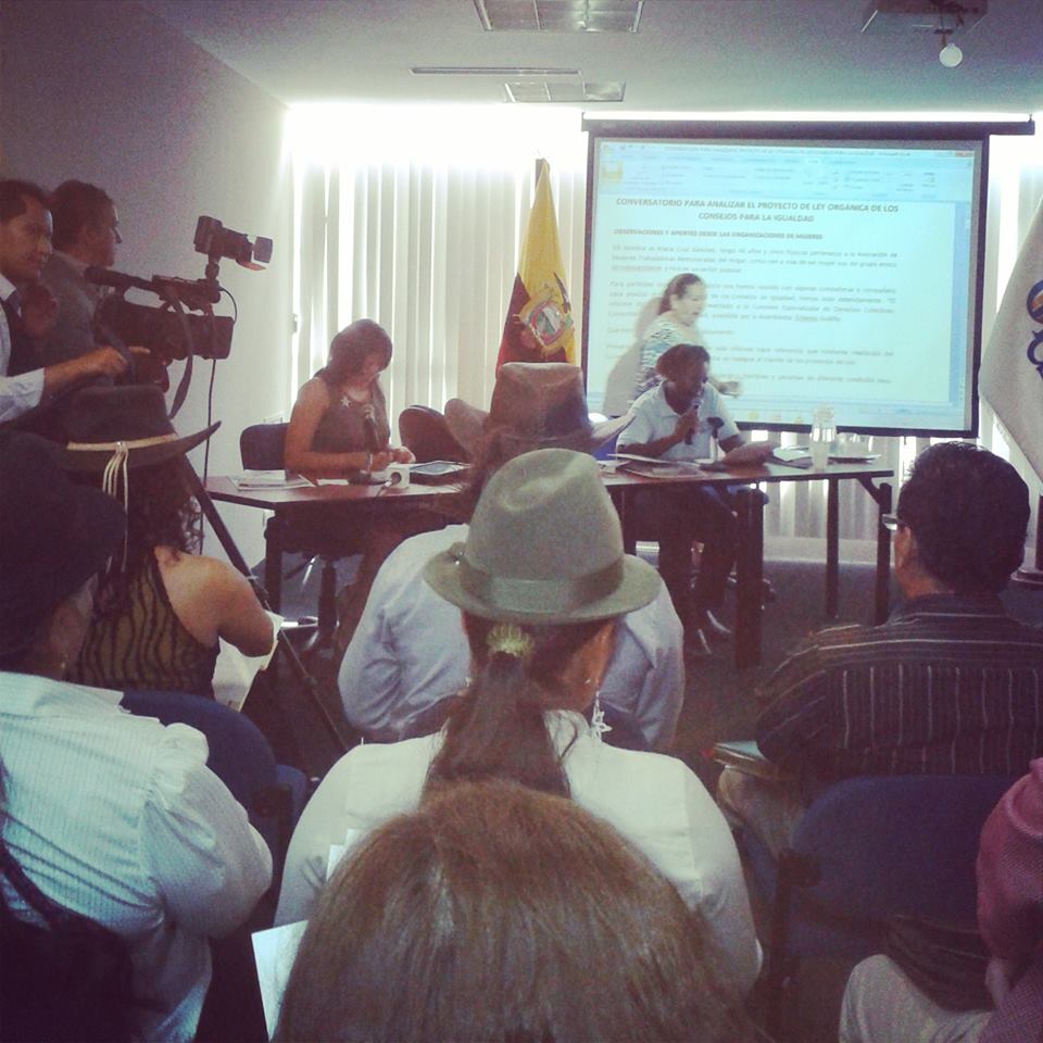 565927_10153350956085425_1963131908_n