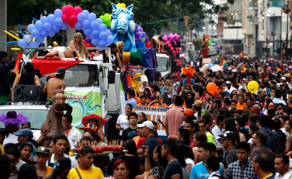 orgullo-y-diversidad-sexual-2014-orgullo-glbti-orgullo-gay-guayaquil-asociacic3b3n-silueta-x-1