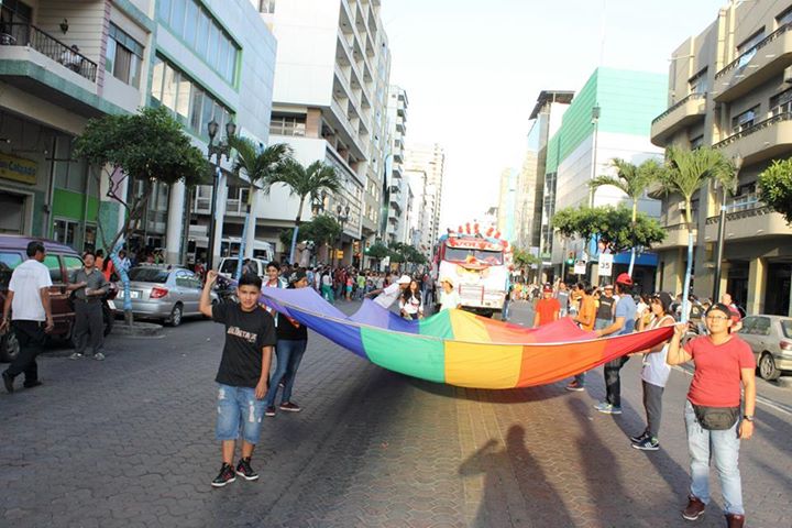 Orgullo LGBT Gay Ecuador Guayaquil 2015 - Asociación Silueta X (1)