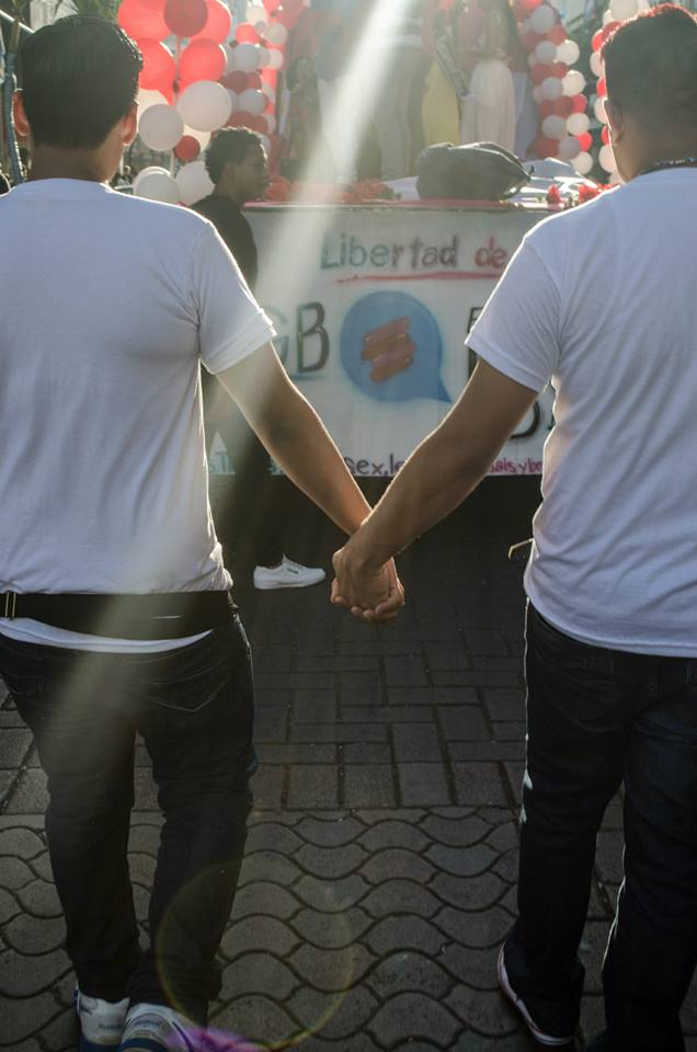 Orgullo LGBT Gay Ecuador Guayaquil 2015 - Asociación Silueta X (18)