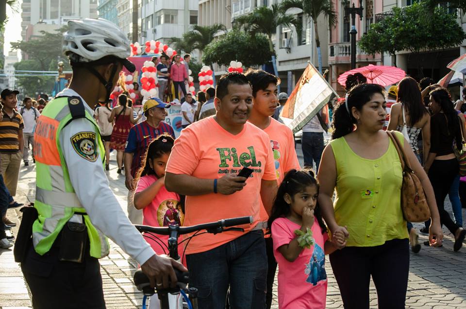 Orgullo LGBT Gay Ecuador Guayaquil 2015 - Asociación Silueta X (30)