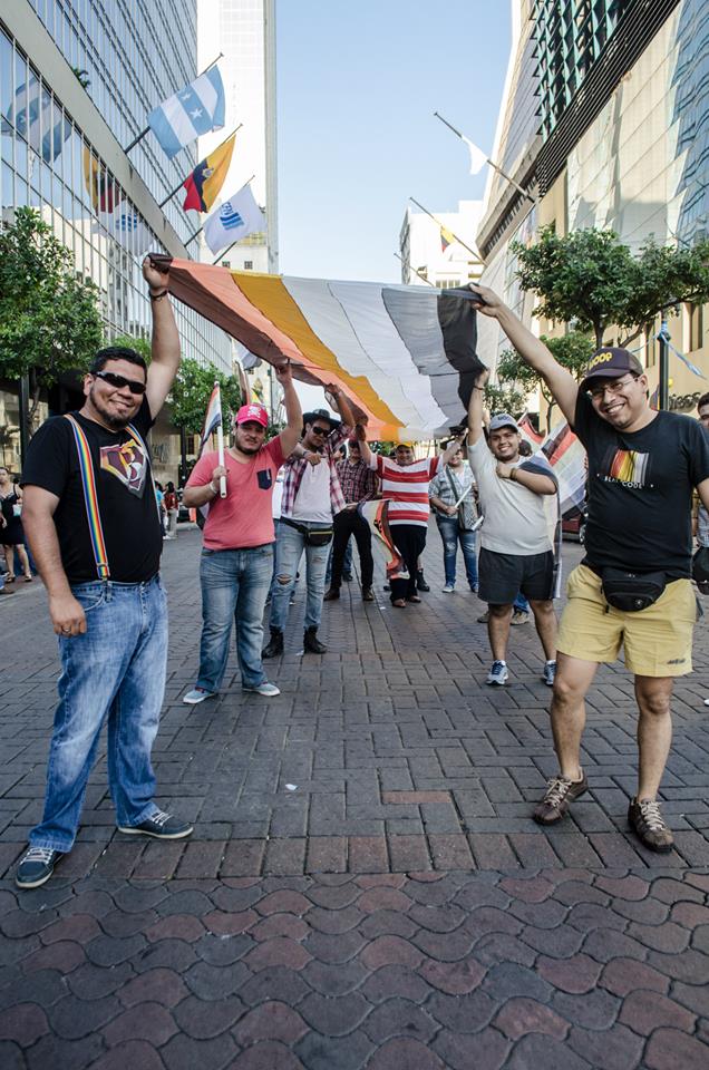 Orgullo LGBT Gay Ecuador Guayaquil 2015 - Asociación Silueta X (89)