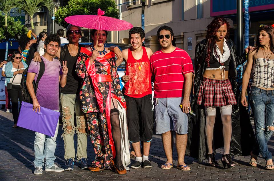 Orgullo LGBT Gay Ecuador Guayaquil 2015 - Asociación Silueta X (94)