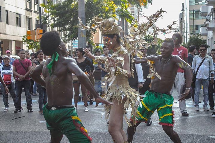 Orgullo LGBT Gay Ecuador Guayaquil 2015 - Asociación Silueta X con Diane Rodríguez DianeRodriguezz  (16)