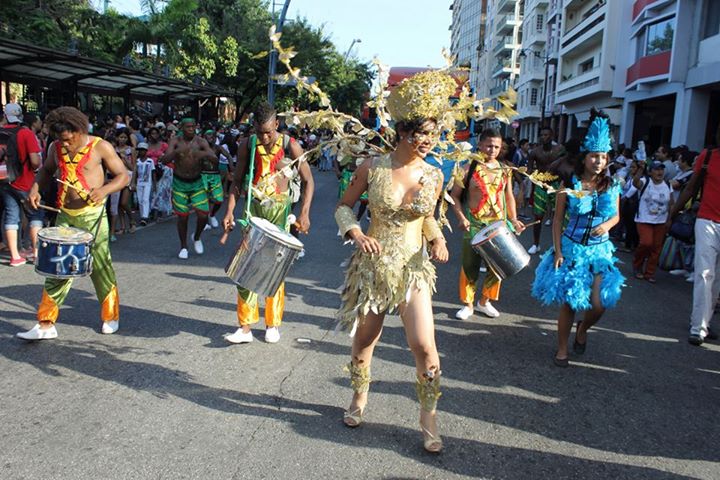 Orgullo LGBT Gay Ecuador Guayaquil 2015 - Asociación Silueta X con Diane Rodríguez DianeRodriguezz  (2)
