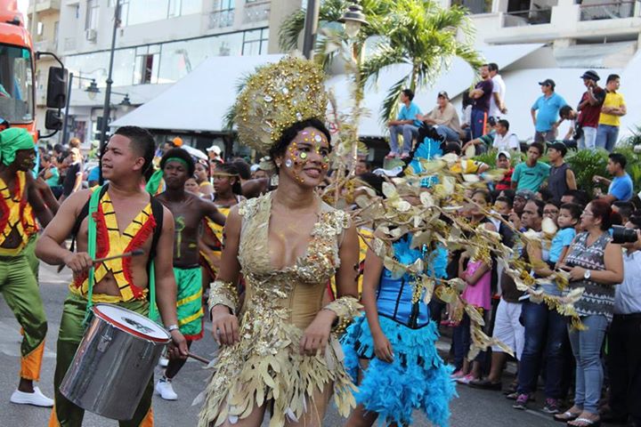 Orgullo LGBT Gay Ecuador Guayaquil 2015 - Asociación Silueta X con Diane Rodríguez DianeRodriguezz  (22)