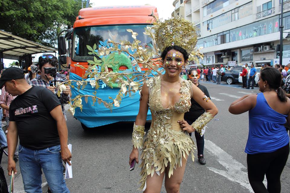 Orgullo LGBT Gay Ecuador Guayaquil 2015 - Asociación Silueta X con Diane Rodríguez DianeRodriguezz  (3)