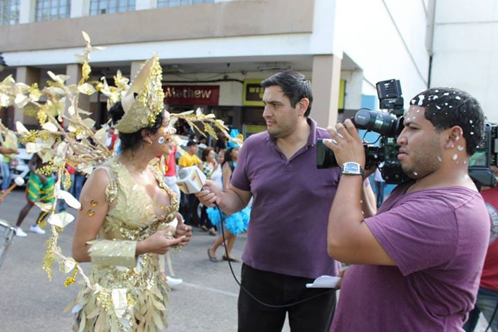 Orgullo LGBT Gay Ecuador Guayaquil 2015 - Asociación Silueta X con Diane Rodríguez DianeRodriguezz  (33)