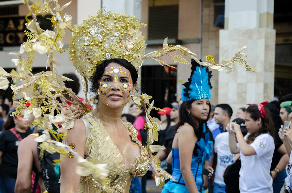 Orgullo LGBT Gay Ecuador Guayaquil 2015 - Asociación Silueta X con Diane Rodríguez DianeRodriguezz  (40)