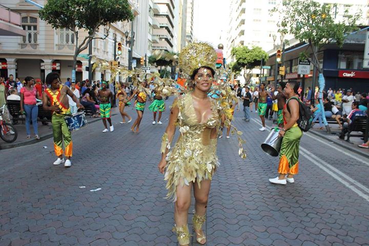 Orgullo LGBT Gay Ecuador Guayaquil 2015 - Asociación Silueta X con Diane Rodríguez DianeRodriguezz  (8)