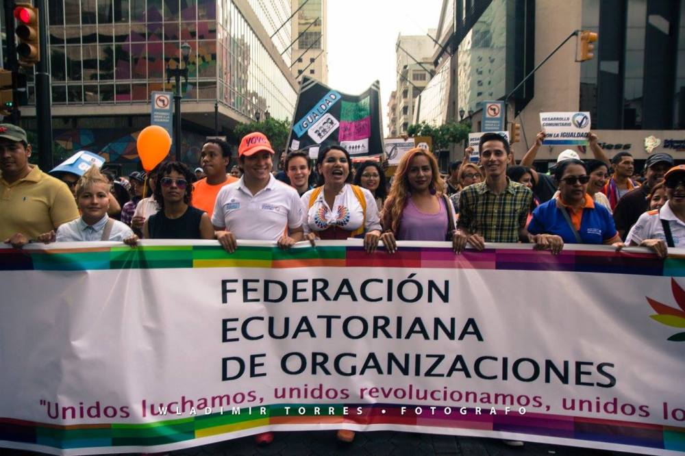 Marcha del Orgullo y Diversidad Sexual 2016 encabezada por la Federación de organizaciones LGBTI Diane Rodriguez y Marcela Aguinaga  y Jorge Velez (1)